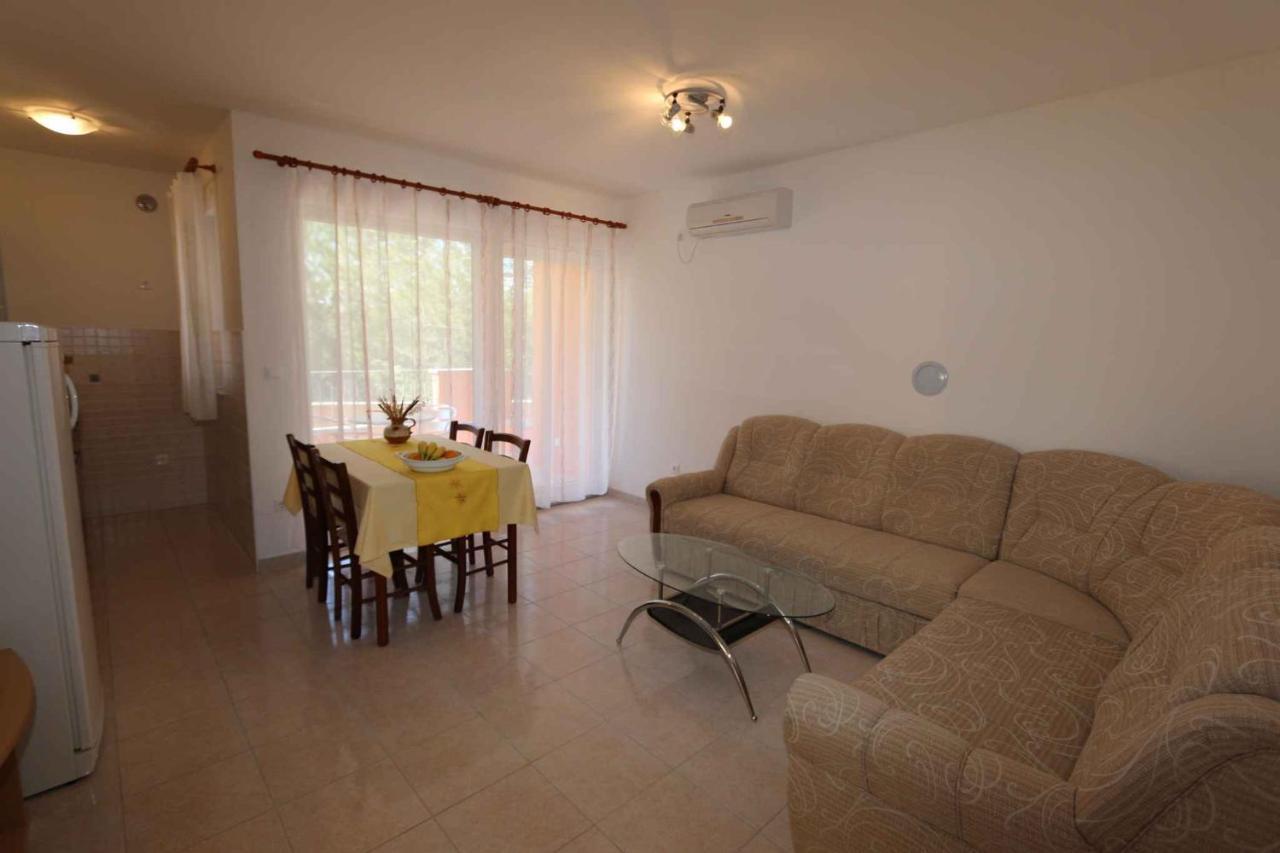 Apartments In Silo/Insel Krk 13430 المظهر الخارجي الصورة