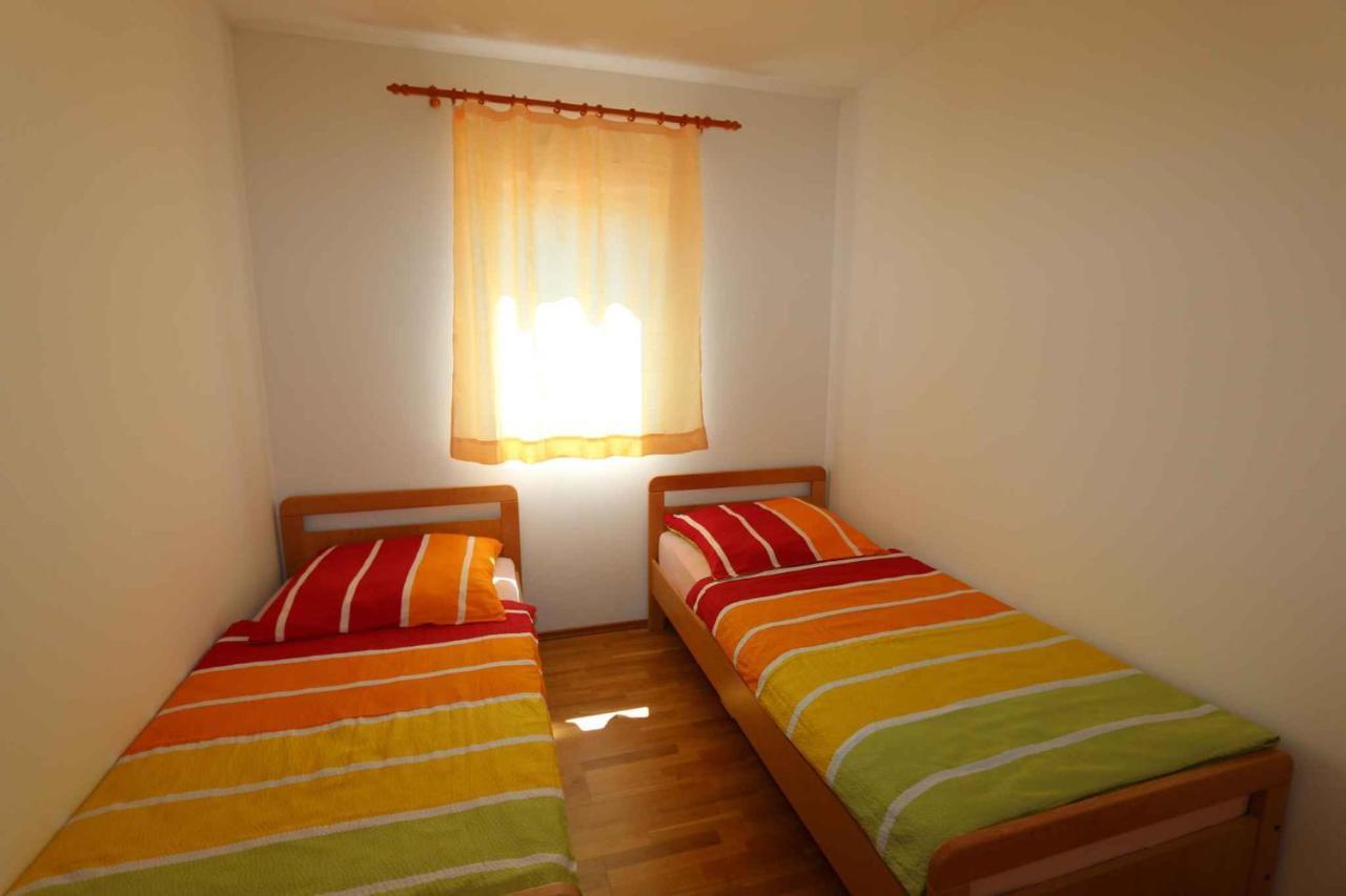 Apartments In Silo/Insel Krk 13430 المظهر الخارجي الصورة