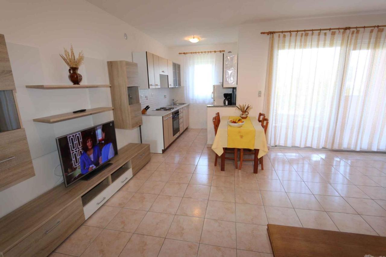 Apartments In Silo/Insel Krk 13430 المظهر الخارجي الصورة