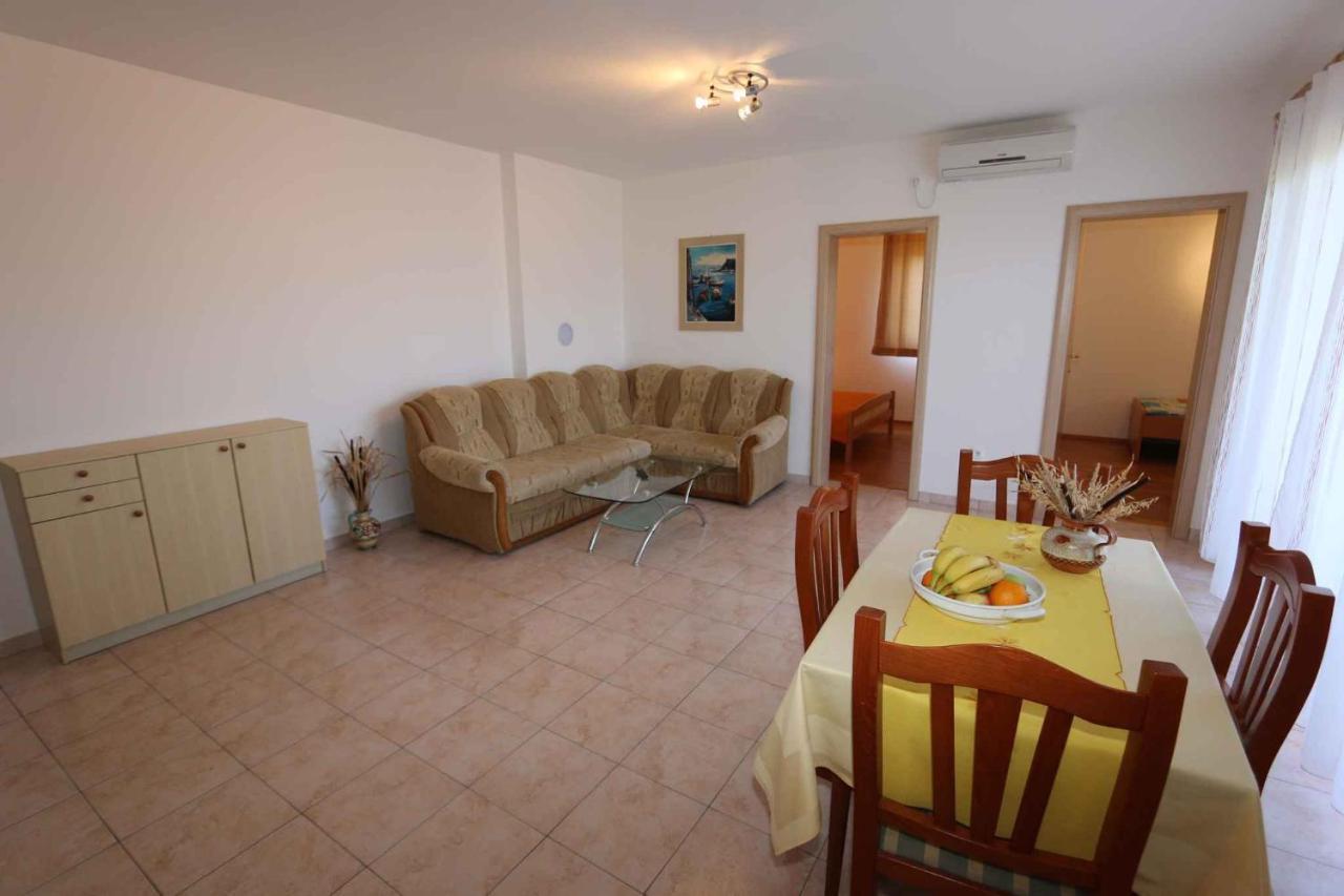 Apartments In Silo/Insel Krk 13430 المظهر الخارجي الصورة