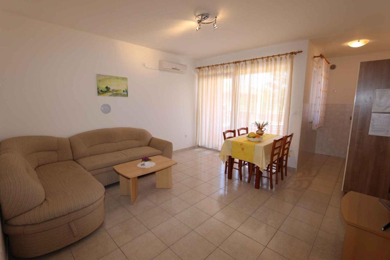 Apartments In Silo/Insel Krk 13430 الغرفة الصورة